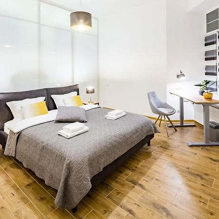 New Large 2 Bedroom In Lviv Historic Centre Exteriör bild